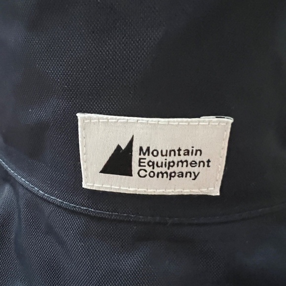 MEC Mountain Equipment Rain Hat Childs Small Navy Blue Chin Strap - Picture 7 of 9